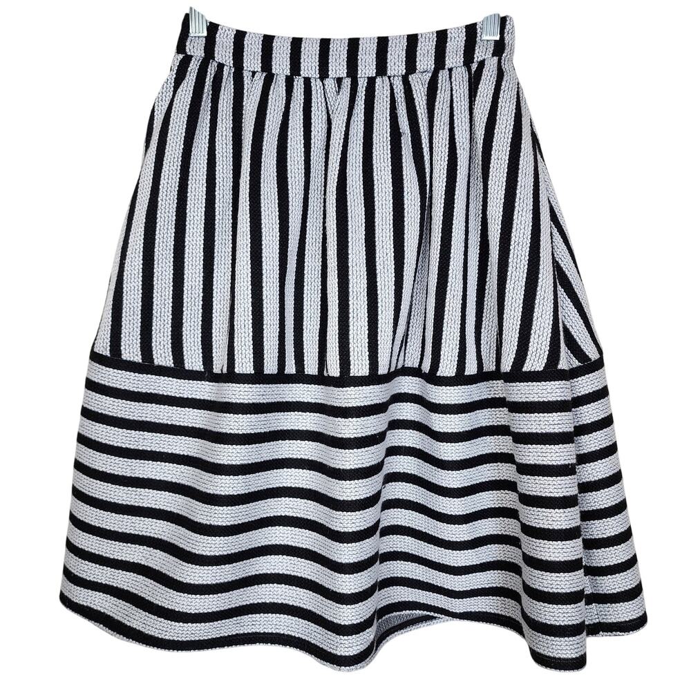 Express Size 2 Black White Striped Skirt